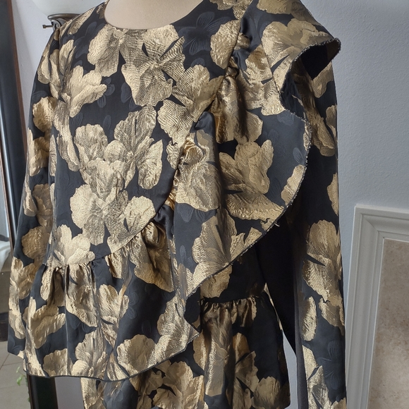 COPY - NWT Ashro 2pc Black and Gold Skirt Set Size 16 - Picture 2 of 16